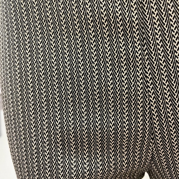 WHBM SIDE ZIP SLIM ANKLE DRESS PANTS, Size 2 - Picture 4 of 5